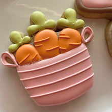 Load image into Gallery viewer, Carrot Basket